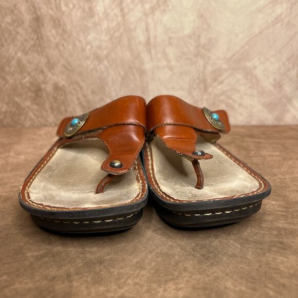 Alegria by PGLite Lug Sole Platform Sandal Brown Leather Slip On Medallion Stone - Picture 8 of 12